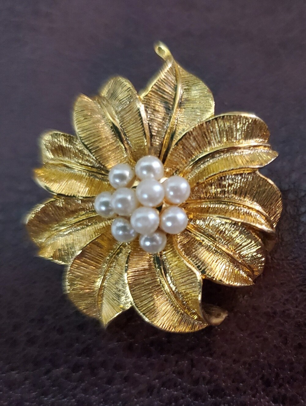 Avon 1993 Floral Pearlesque Pin And Matching Pierced Earrings